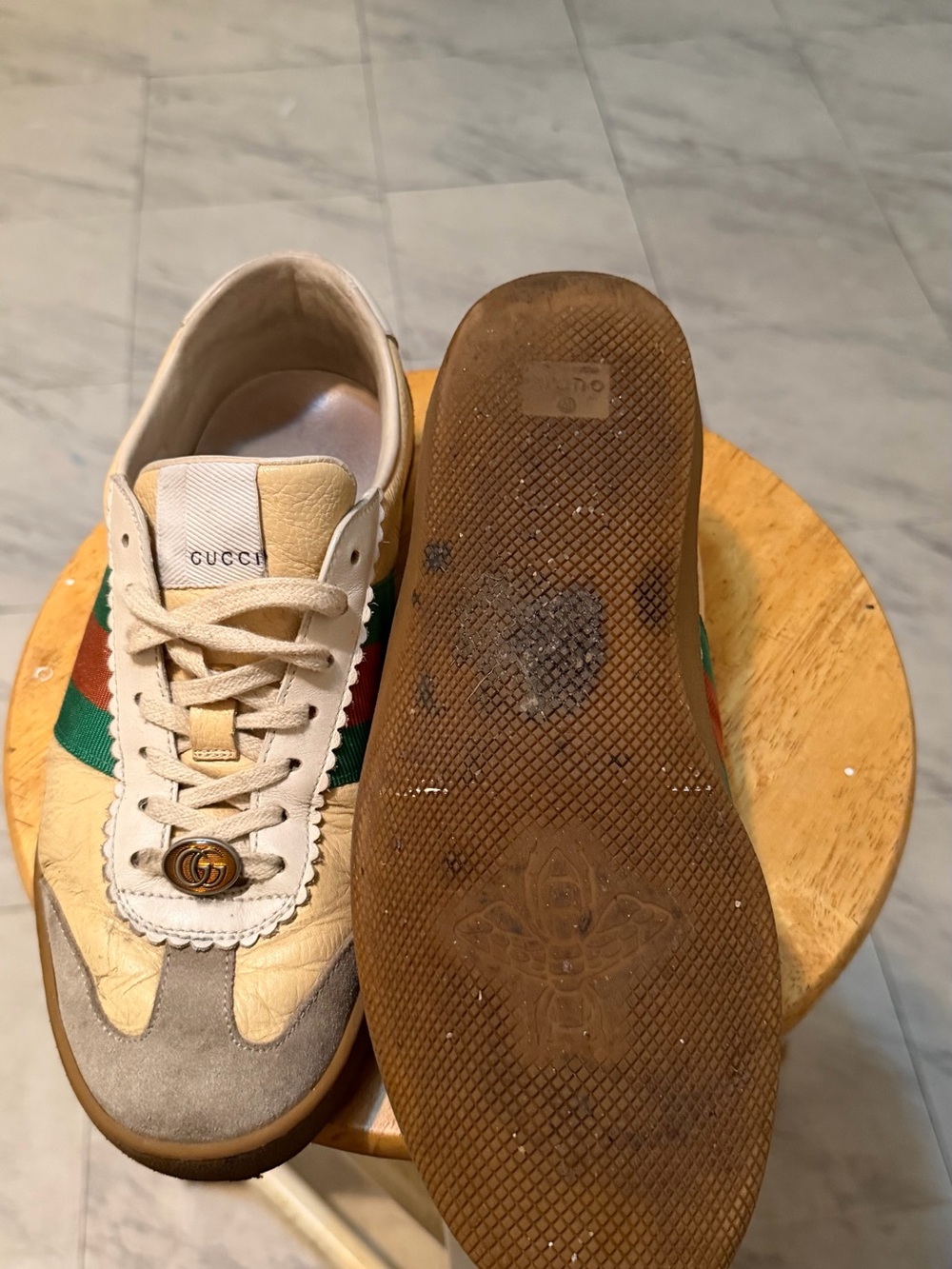 Gucci Cream & Beige Low-Top Sneakers with Green and Red Web - Picture 2 of 14